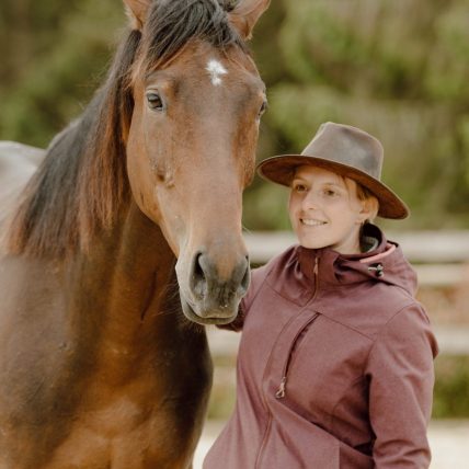 Léa avec un cheval